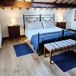 Apartment With Pool, A Few Minutes From The Sea بيزارو