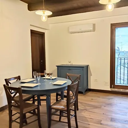Alessandro, Apartment *