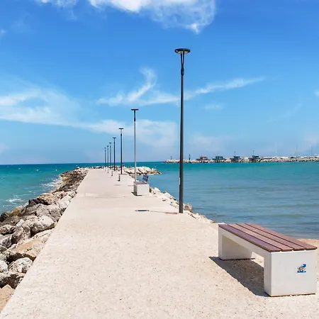 Alessandro, Pesaro